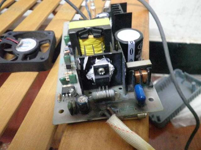 用鉛酸蓄電池充電器給鋰電池充電了，會有什么影響嗎？