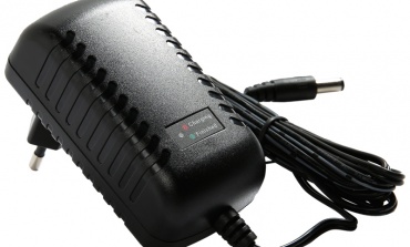 電池充電器應(yīng)用電路