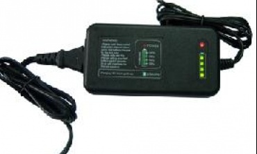 高壓2A電池充電器用簡(jiǎn)單的控制環(huán)路