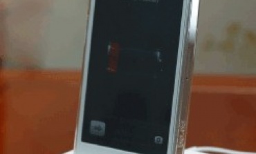 蘋果iPhone 4S評測 配件新增USB適配器