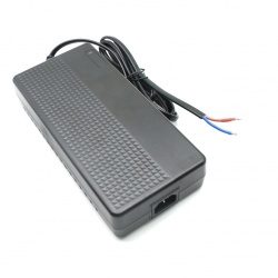 G300-XXXXXX系列鐵鋰電池充電器